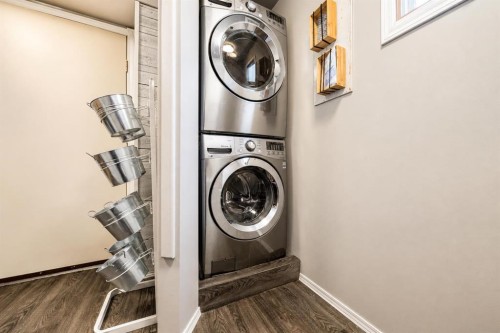 88 Cypress Way Se, Medicine Hat, AB - Indoor Photo Showing Laundry Room