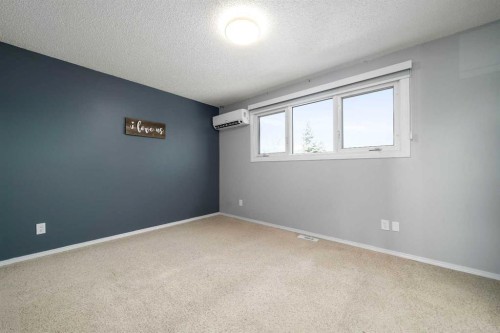 88 Cypress Way Se, Medicine Hat, AB - Indoor Photo Showing Other Room
