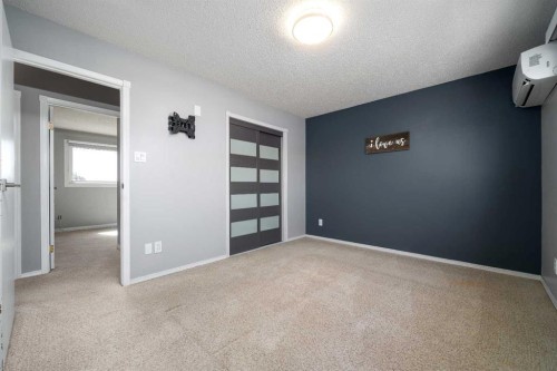 88 Cypress Way Se, Medicine Hat, AB - Indoor Photo Showing Other Room