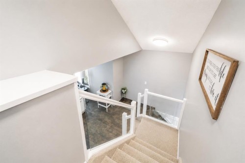 88 Cypress Way Se, Medicine Hat, AB - Indoor Photo Showing Other Room