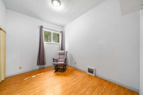 511B Maple Avenue Se, Medicine Hat, AB - Indoor