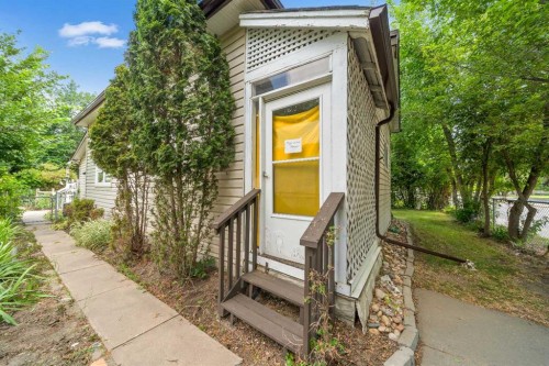 511B Maple Avenue Se, Medicine Hat, AB - Outdoor