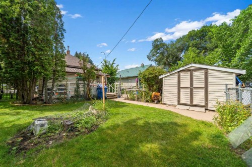 511B Maple Avenue Se, Medicine Hat, AB - Outdoor