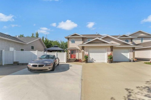 1A Stonegate Crescent Se, Medicine Hat, AB - Outdoor With Facade