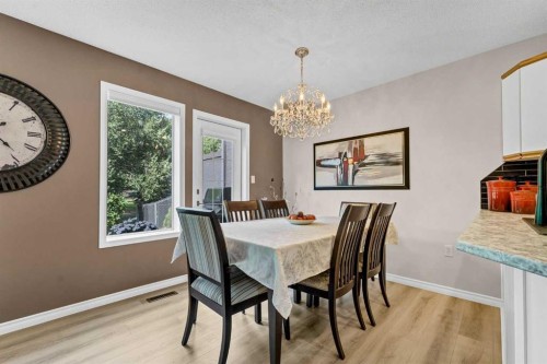 1A Stonegate Crescent Se, Medicine Hat, AB - Indoor Photo Showing Dining Room