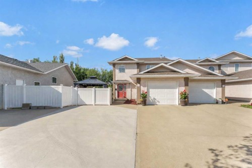 1A Stonegate Crescent Se, Medicine Hat, AB - Outdoor With Facade