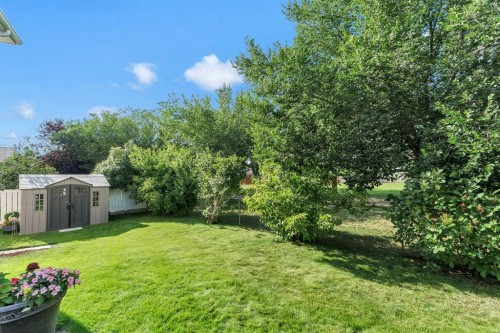 1A Stonegate Crescent Se, Medicine Hat, AB - Outdoor