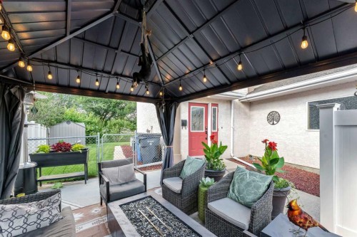 1A Stonegate Crescent Se, Medicine Hat, AB - Outdoor With Deck Patio Veranda With Exterior