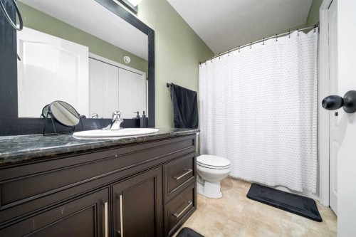 244 Northlands Pointe Ne, Medicine Hat, AB - Indoor Photo Showing Bathroom