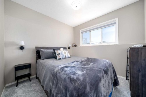 244 Northlands Pointe Ne, Medicine Hat, AB - Indoor Photo Showing Bedroom