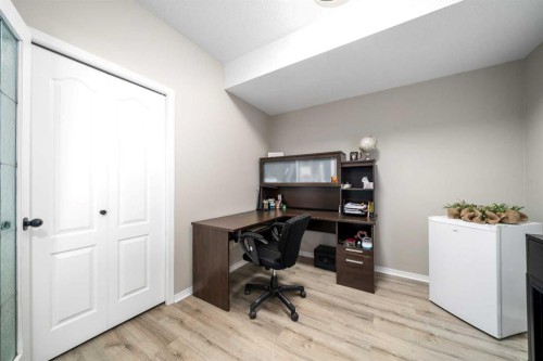 244 Northlands Pointe Ne, Medicine Hat, AB - Indoor Photo Showing Office