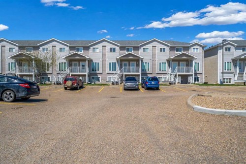 244 Northlands Pointe Ne, Medicine Hat, AB - Outdoor With Facade