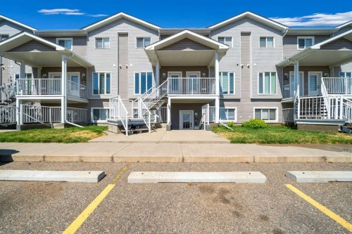 244 Northlands Pointe Ne, Medicine Hat, AB - Outdoor With Facade