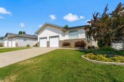 22 Penland Way NEMedicine Hat, AB T1C 1X2