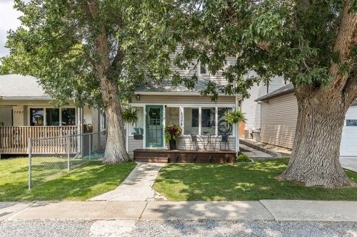 1254 Queen Street SE Medicine Hat, AB T1A 1B5