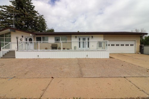209 2 Avenue, Burdett, AB - Outdoor With Deck Patio Veranda