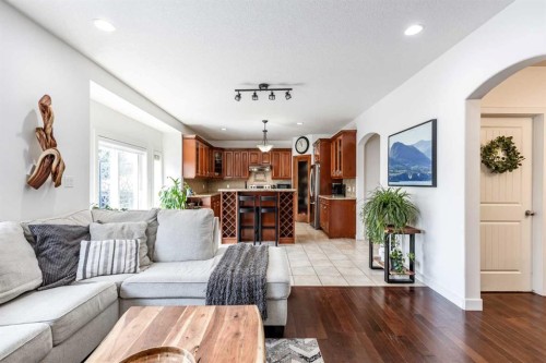 26 Ranchlands Way Ne, Medicine Hat, AB - Indoor Photo Showing Living Room