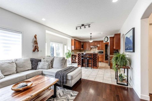 26 Ranchlands Way Ne, Medicine Hat, AB - Indoor Photo Showing Living Room
