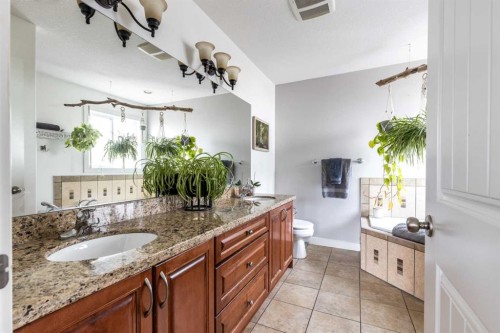 26 Ranchlands Way Ne, Medicine Hat, AB - Indoor Photo Showing Bathroom