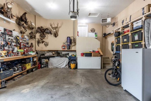 26 Ranchlands Way Ne, Medicine Hat, AB - Indoor Photo Showing Garage