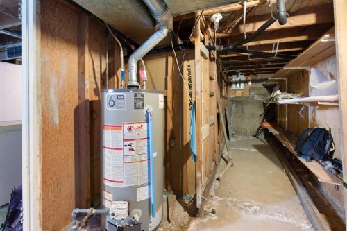 802 2 Street Se, Redcliff, AB - Indoor Photo Showing Basement