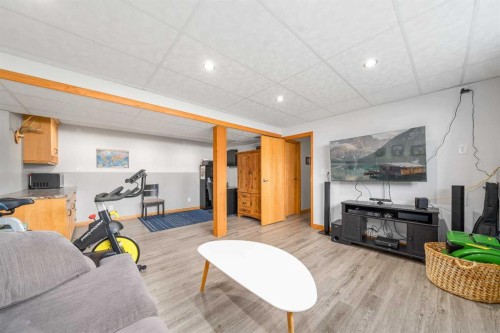 109 Centennial Park Crescent East, Bow Island, AB - Indoor