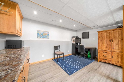 109 Centennial Park Crescent East, Bow Island, AB - Indoor