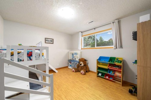 109 Centennial Park Crescent East, Bow Island, AB - Indoor