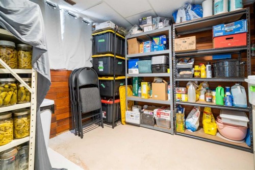 109 Centennial Park Crescent East, Bow Island, AB - Indoor