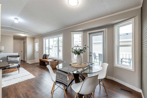 48 Chartwell Place Se, Medicine Hat, AB 
