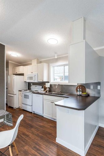 48 Chartwell Place Se, Medicine Hat, AB 