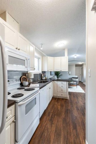 48 Chartwell Place Se, Medicine Hat, AB 