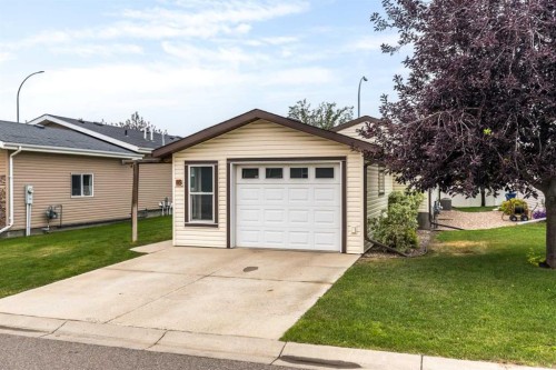 48 Chartwell Place Se, Medicine Hat, AB 