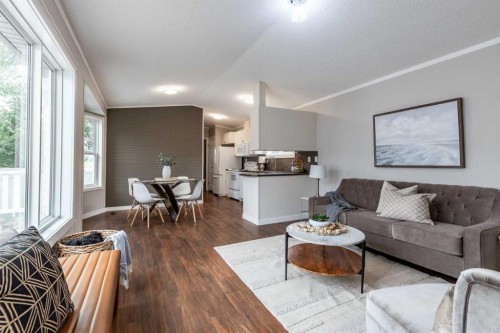 48 Chartwell Place Se, Medicine Hat, AB 
