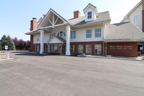424-29 River Ridge Drive NW Medicine Hat, AB T1A 8V3