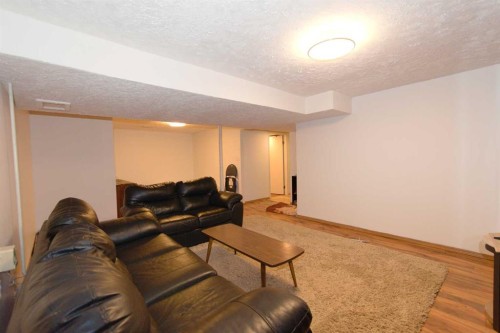 96 Simpson Crescent Se, Medicine Hat, AB - Indoor