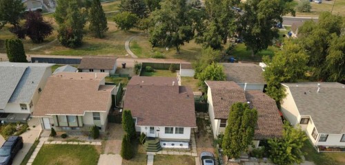 96 Simpson Crescent Se, Medicine Hat, AB - Outdoor