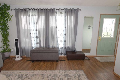 96 Simpson Crescent Se, Medicine Hat, AB - Indoor