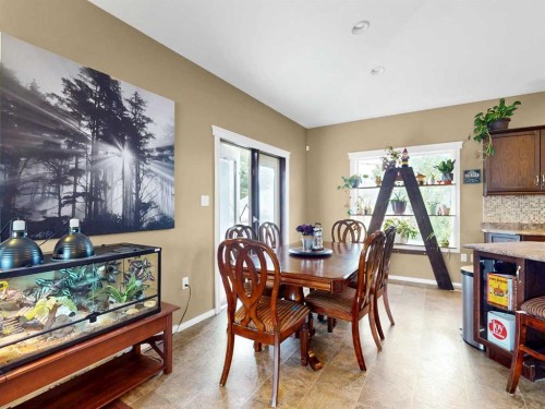 938 6 Street Se, Redcliff, AB - Indoor Photo Showing Dining Room
