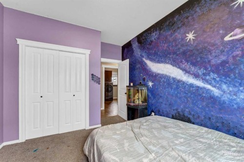 938 6 Street Se, Redcliff, AB - Indoor Photo Showing Bedroom