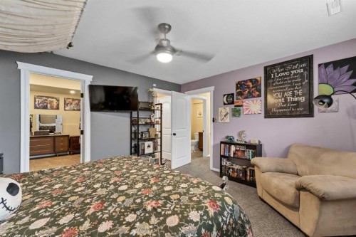 938 6 Street Se, Redcliff, AB - Indoor