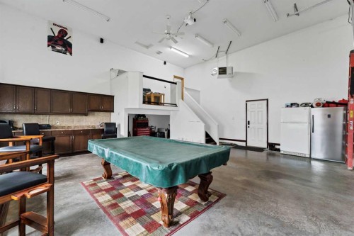 938 6 Street Se, Redcliff, AB - Indoor Photo Showing Other Room