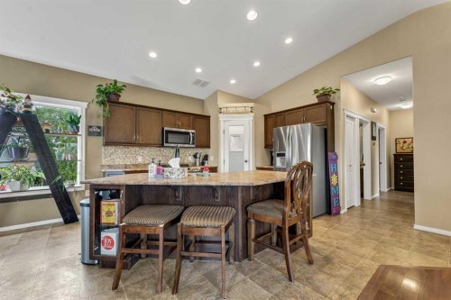 938 6 Street Se, Redcliff, AB - Indoor