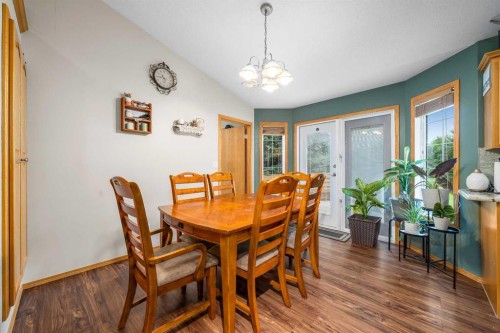104063 Range Road 111, Bow Island, AB - Indoor Photo Showing Dining Room