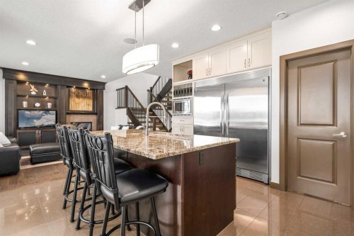 38 Sterling Link Se, Medicine Hat, AB - Indoor Photo Showing Kitchen With Upgraded Kitchen