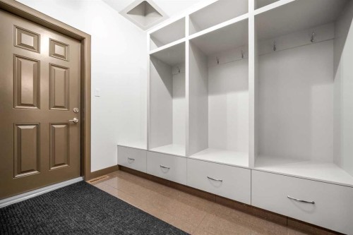 38 Sterling Link Se, Medicine Hat, AB - Indoor