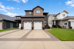 38 Sterling Link SE Medicine Hat, AB T1B 4N2