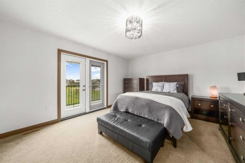 38 Sterling Link Se, Medicine Hat, AB - Indoor Photo Showing Bedroom