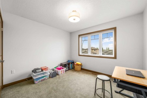 38 Sterling Link Se, Medicine Hat, AB - Indoor