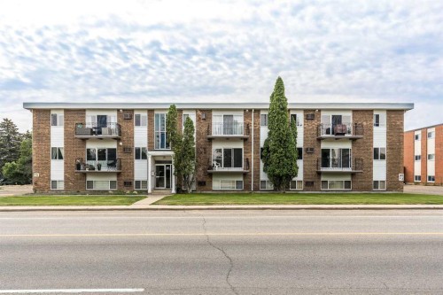 206-663 12 Street NW Medicine Hat, AB T1A 7M1
